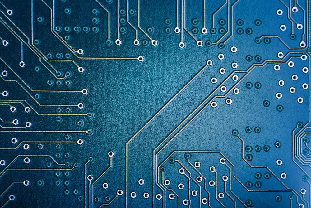 AI-Enhanced Support: Strengthening Long-Distance Relationships